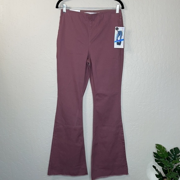Tinseltown Pants - NWT Tinseltown Purple/Mauve Pull-On High-Rise Flare Pants